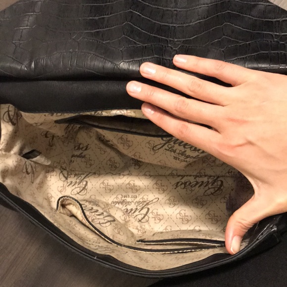 Guess Purse - Picture 4 of 6